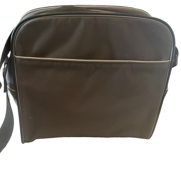 Samsonite 10x11 Carry-on, Overnight, Travel Shoulder Bag - Oyster Color - Picture 5 of 7